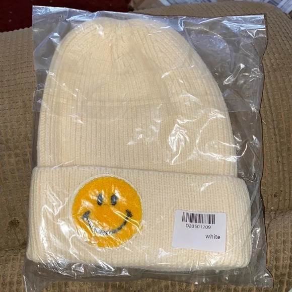 Beanie Smiley Face Unisex Hat Vintage White OS - Picture 2 of 3